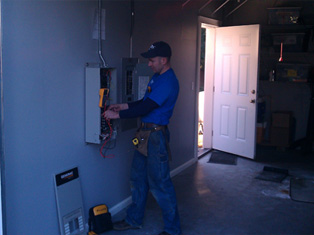 Experienced Auburn electrician in WA near 98002