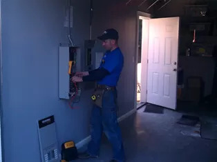 Professional Burien electrician in WA near 98146