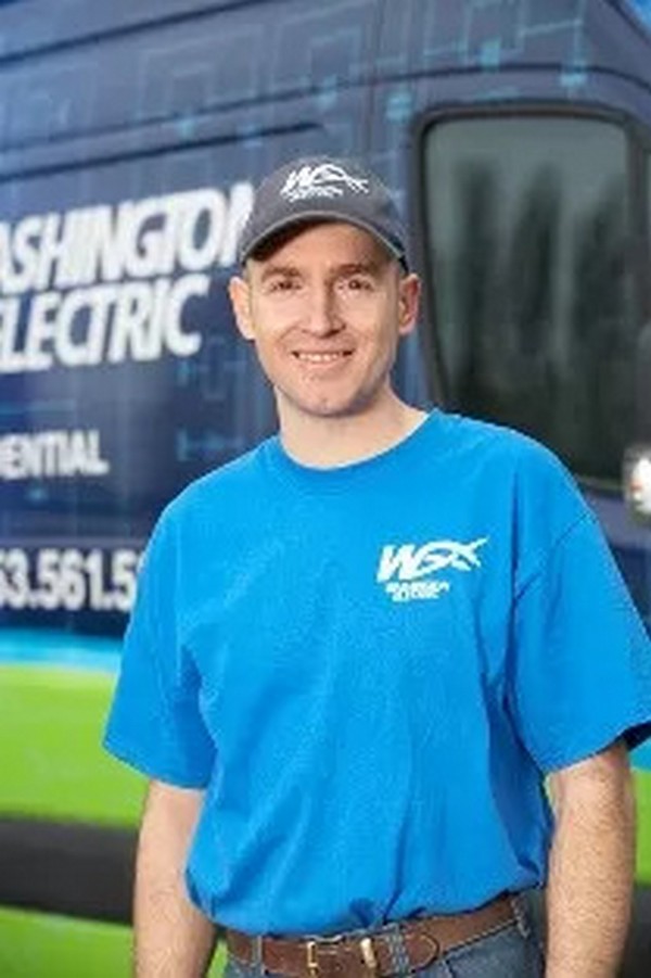 Professional Covington electrician in WA near 98042