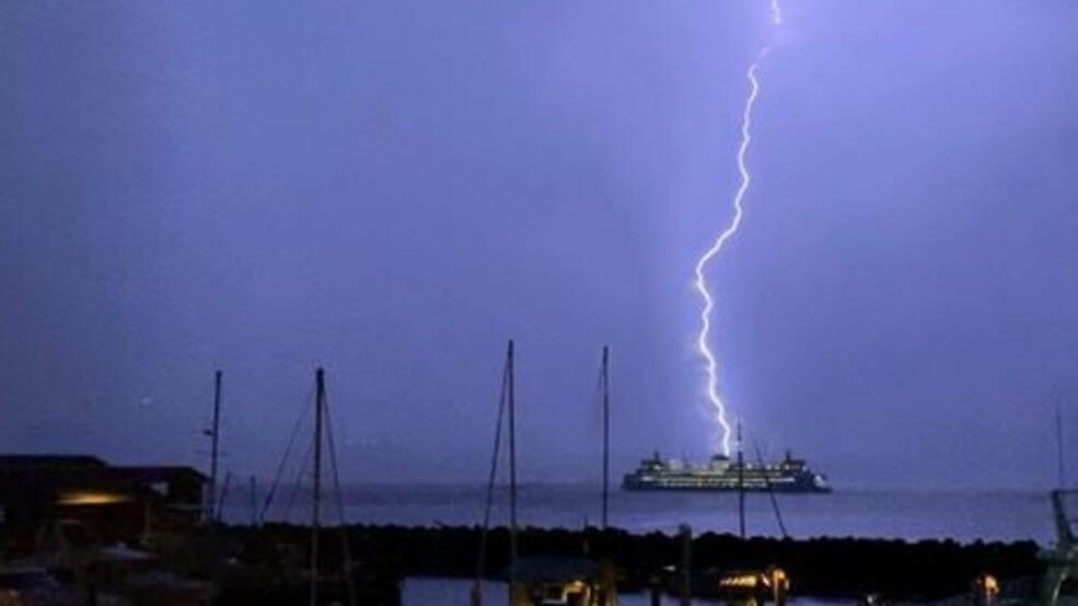 ferry-lightning-strike