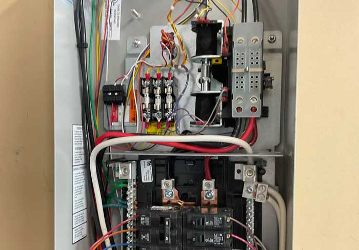 Experienced Lynnwood electrical contractors in WA near 98037