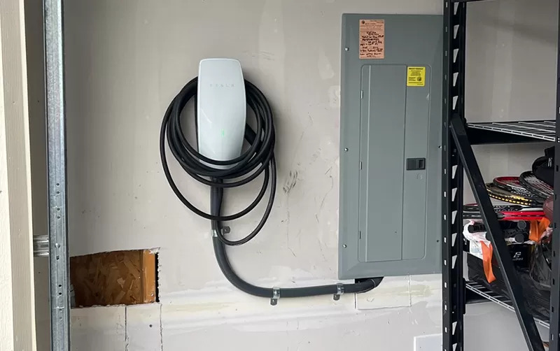 High end Des Moines Tesla charging installation in WA near 98198